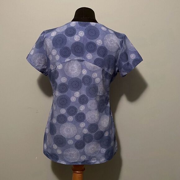 Med Couture Women's Blue Circular Pattern V-Neck Short Sleeve Scrub Top - Picture 4 of 7